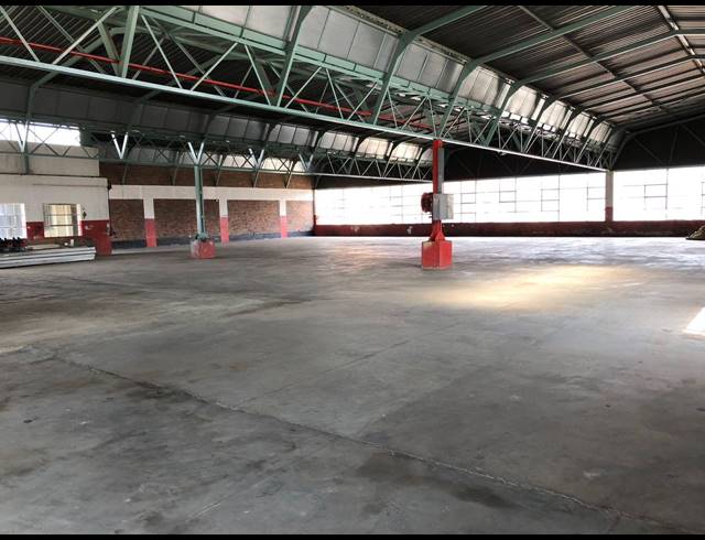 3,300M² WAREHOUSE FOR SALE IN GERMISTON CENTRAL